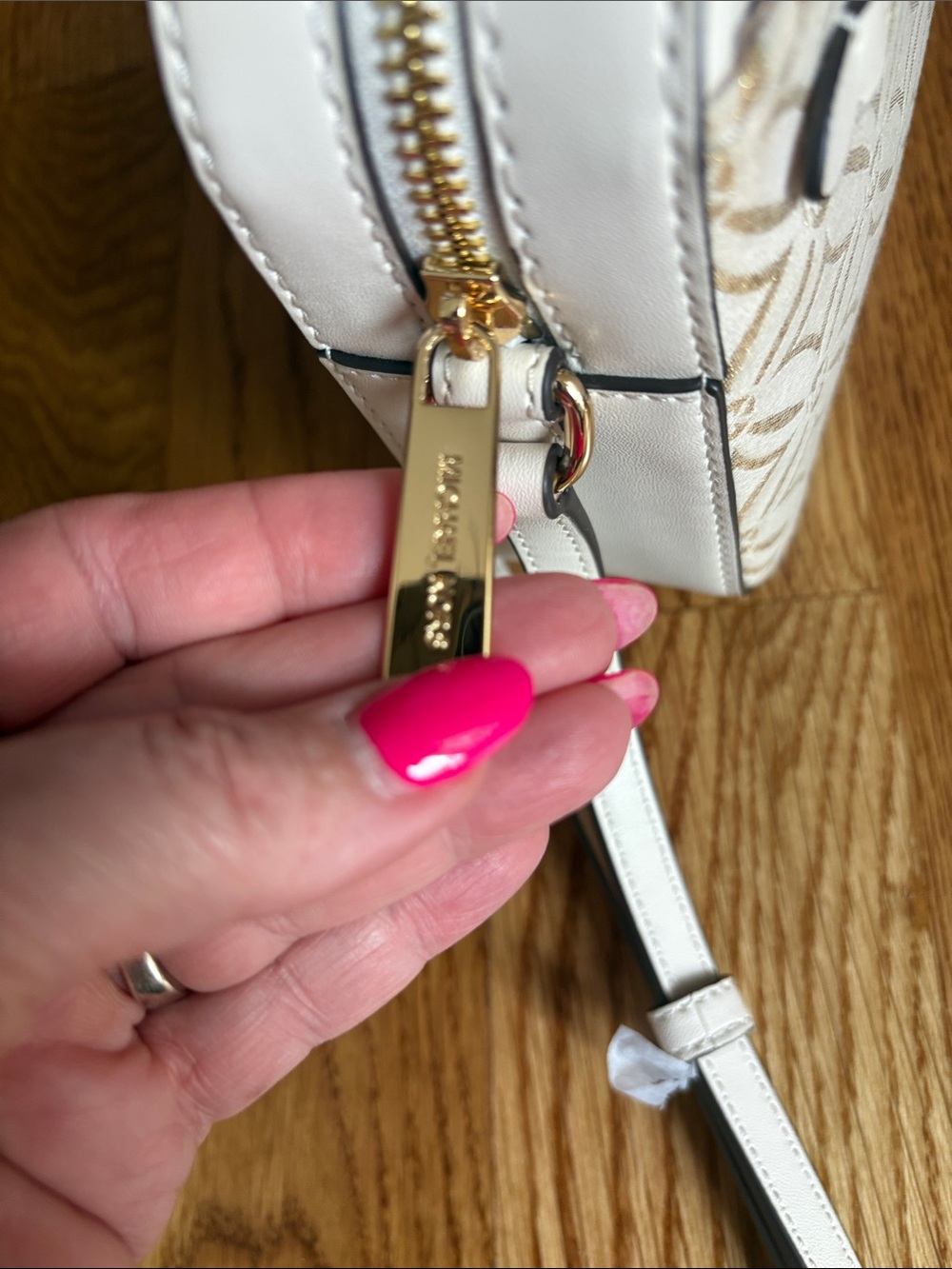 Michael Kors Jet Set Cream & Gold MK Signature Chain Crossbody Bag NEW - Picture 10 of 15